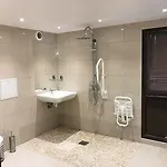 B&B Hotel Bretigny-Sur-Orge Hotel 2*