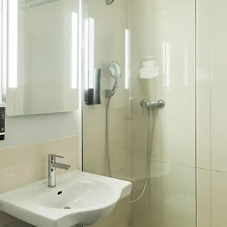 B&B Hotel Bretigny-Sur-Orge 2*