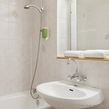فندق B&B Hotel Bretigny-Sur-Orge 2*
