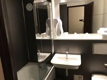 B&B Hotel Bretigny-Sur-Orge 2*