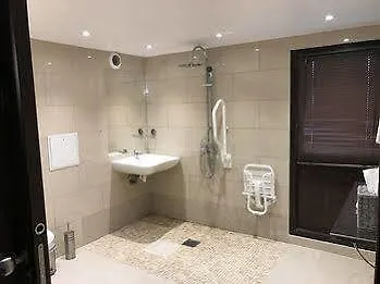 B&B Hotel Bretigny-Sur-Orge מלון 2*