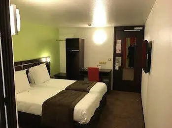 B&B Hotel Bretigny-Sur-Orge Hotel 2*